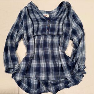 Wrangler Blue and White Plaid Shirt